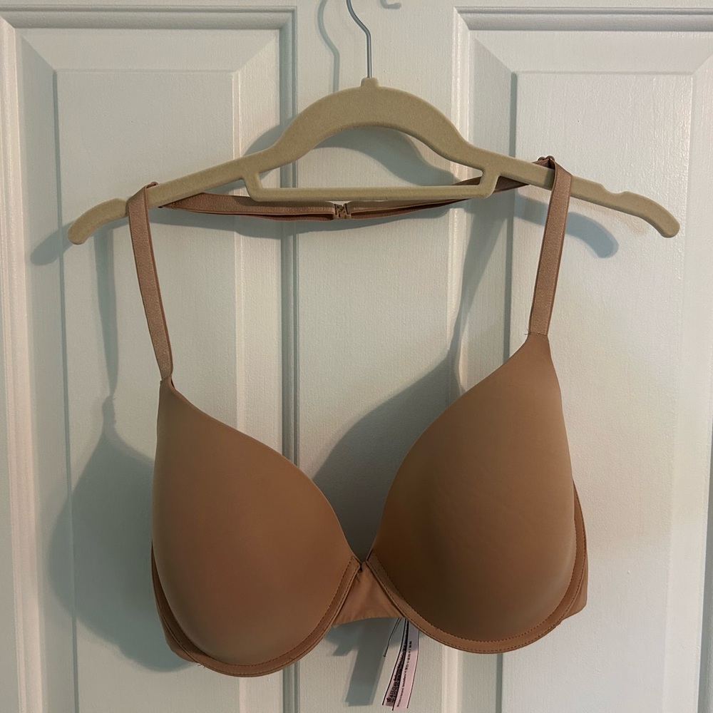 Victoria’s Secret Uplift Semi Demi Bra - Picture 3 of 9